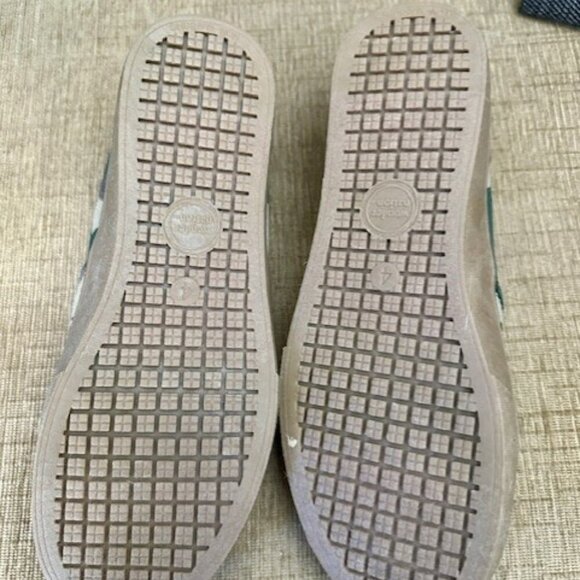 Wonder Nation Boys 4 Slip-on Sneakers Skate Camouflage Memory Foam NWOT - Picture 3 of 4